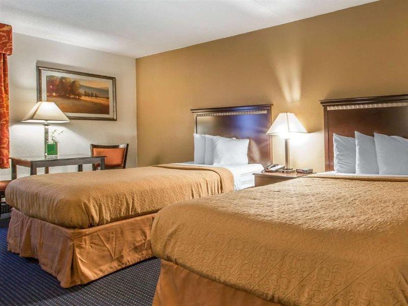 Quality & Conference Center 2* Somerset