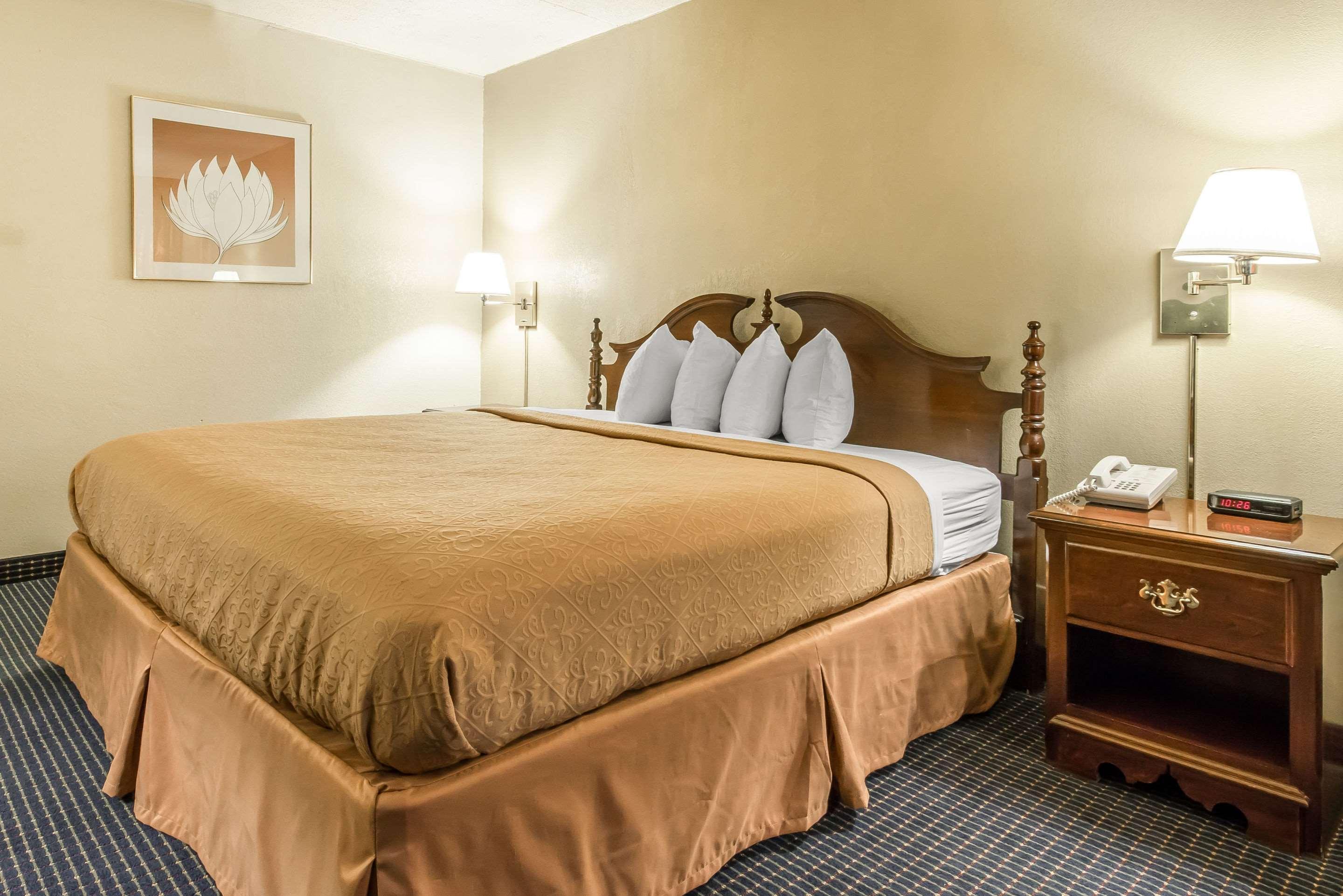 Quality & Conference Center 2* Somerset