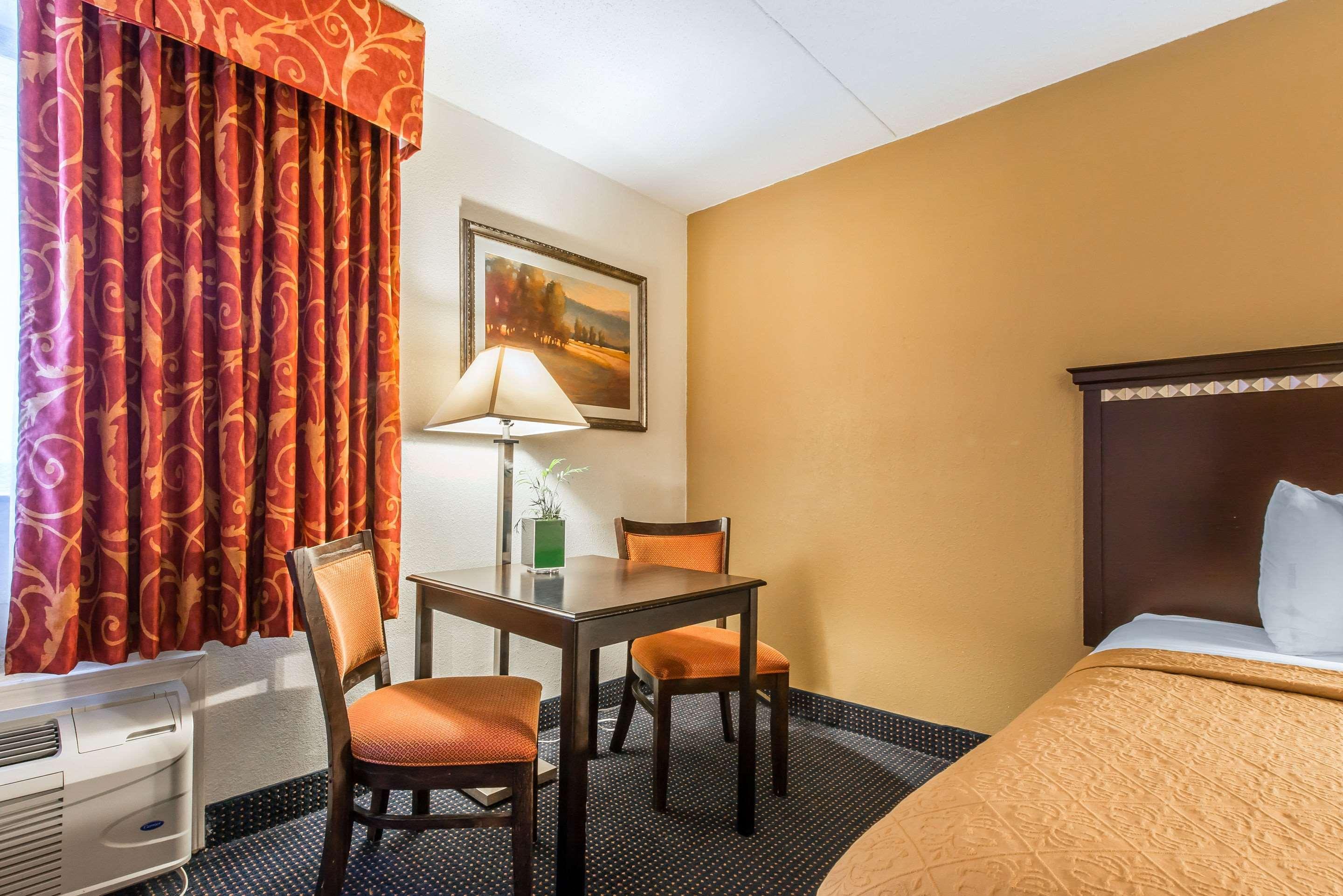 Inn Quality & Conference Center 2*