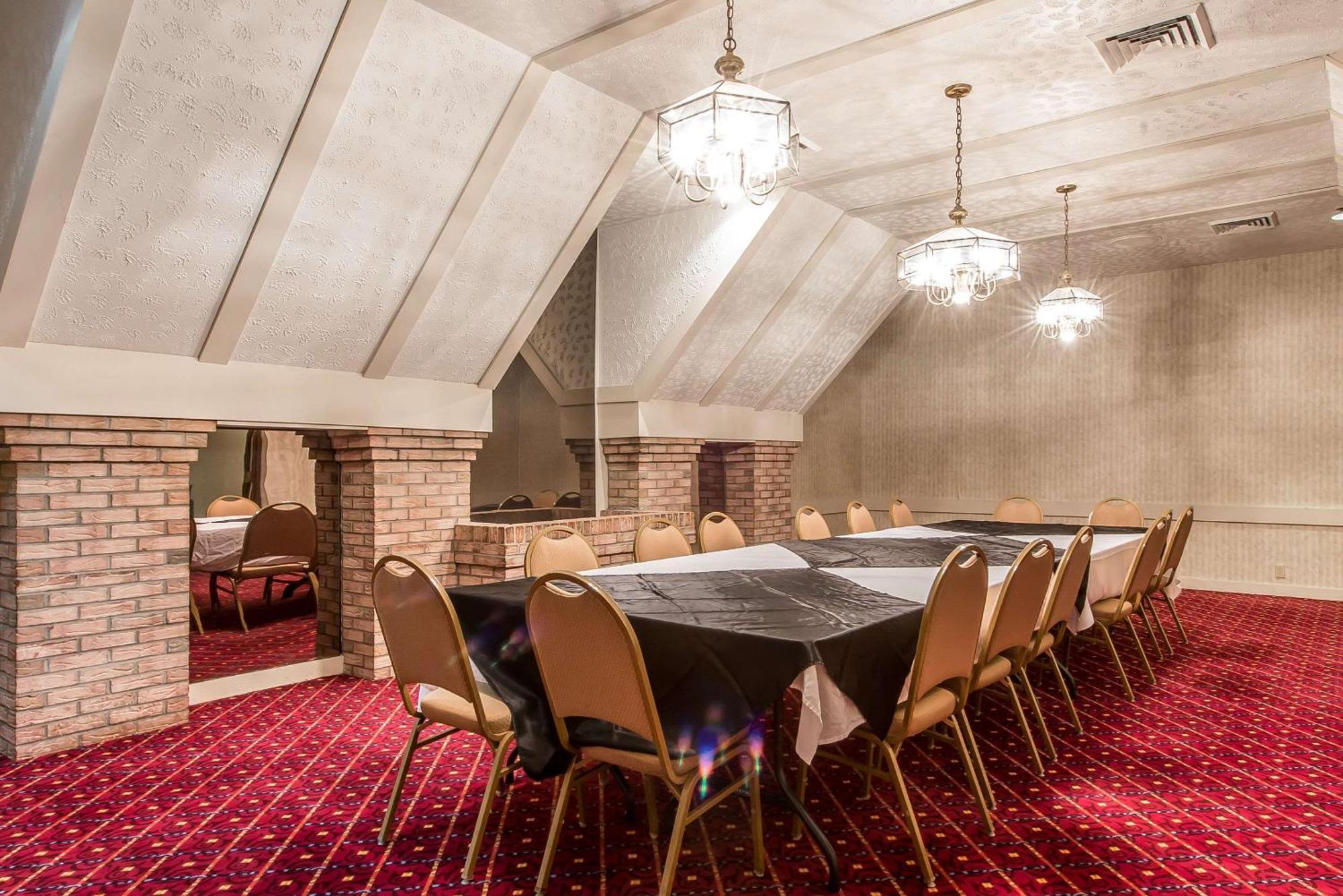 Quality & Conference Center Estalagem 2*