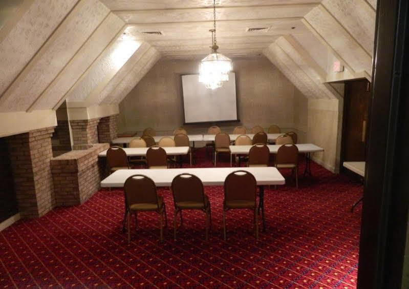 Quality & Conference Center 2* Somerset